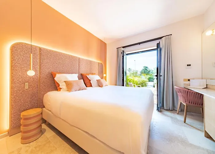 فندق Brin D'azur - Tropez 4*