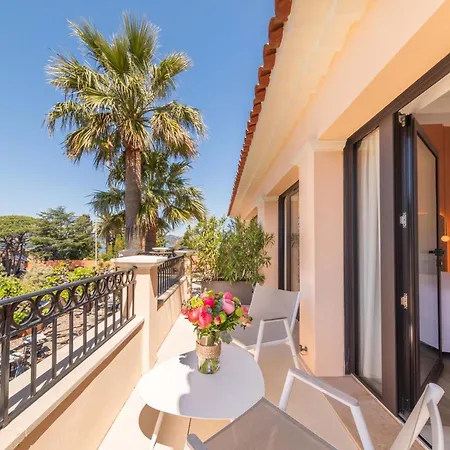 Hotell Brin D'azur - Tropez