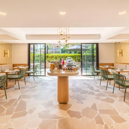 Hotell Brin D'azur - Tropez 4*