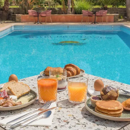 Hotell Brin D'azur - Tropez 4*
