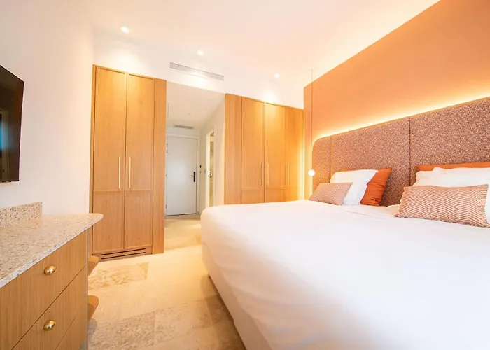Szálloda Brin D'azur - Tropez 4*